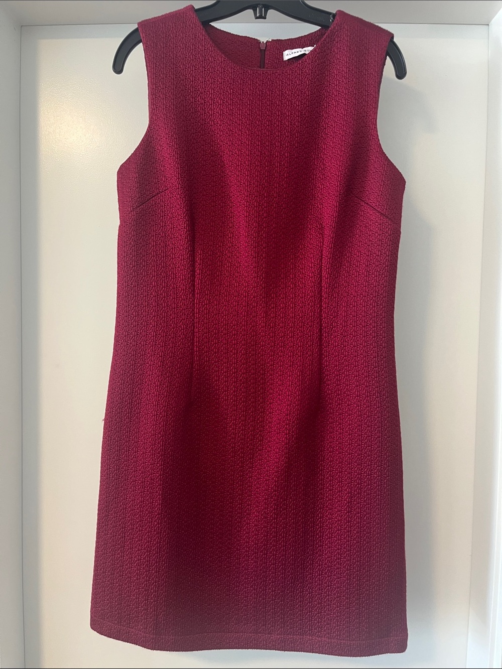 Alfred Sung Sleeveless Textured Shift Dress in Wine